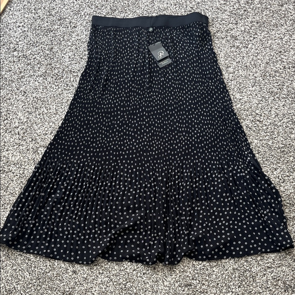 Adrianna Papell Pleated Black Tiny Flower Polka Dot Maxi Skirt. Size L. NWT